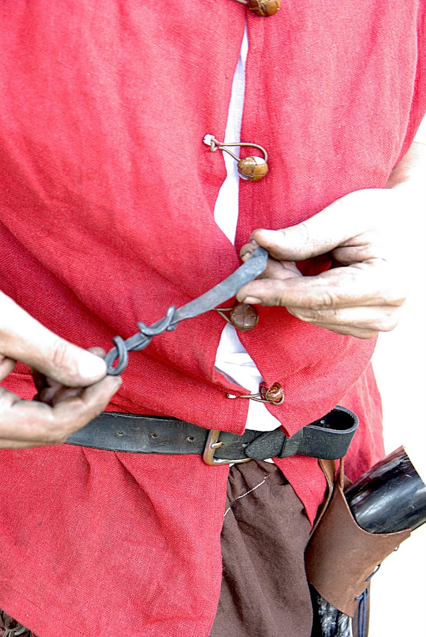Fête médiévale à Cruas (Ardèche) - Et voilà. Brut de brut : pas de finition, pas d'aiguisage, car il a trouvé acquéreur immédiatement en l'état.