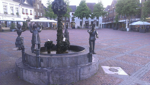 Figurenbrunnen auf dem Marktplatz