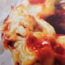 Cheesy chicken bagel pizzas