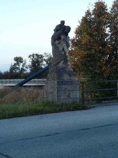 Brücke Statue