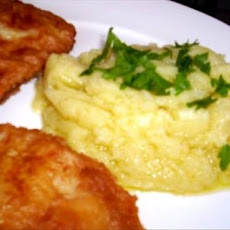 Skordalia (A Garlic Sauce/Condiment)