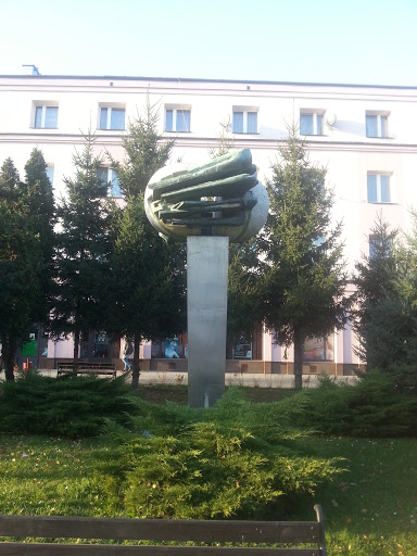 Pomnik na ul. Dąbrowskiego