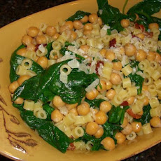 Pasta With Spinach, Chickpeas, and Bacon