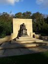 Monument Koningin Emma