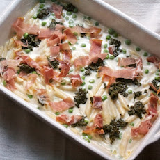 Mac and Cheese with Pesto, Proscuitto, and Peas