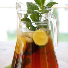 Freshly Brewed Ice Tea with Fresh Mint