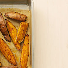 Chili-Roasted Sweet Potato Wedges