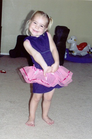 [Paige with TuTu 5-2004[3].jpg]