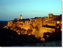 n. 1  Pitigliano di notte