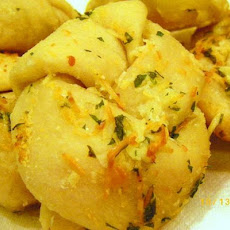 Sticky's Garlic Rolls