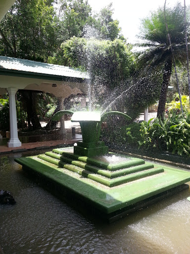 Sudu Araliya Water Fountain
