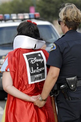 [disney3[4].jpg]