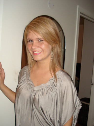 http://lh6.ggpht.com/sapukulurnar/RsC6lruTqmI/AAAAAAAAEwE/uDRNvM9lFN4/038.JPG?imgmax=512
