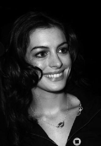 [anne hathaway[3].jpg]