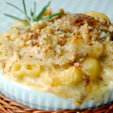 Macaroni With Blue Cheese and Walnuts