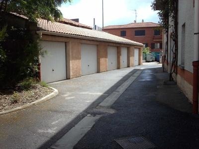 [Garages[2].jpg]