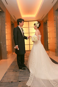 結婚式の新郎新婦の写真の撮影の結婚