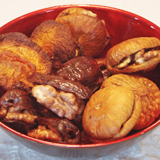 Cosy Wrapped Walnuts in Dry Fruits