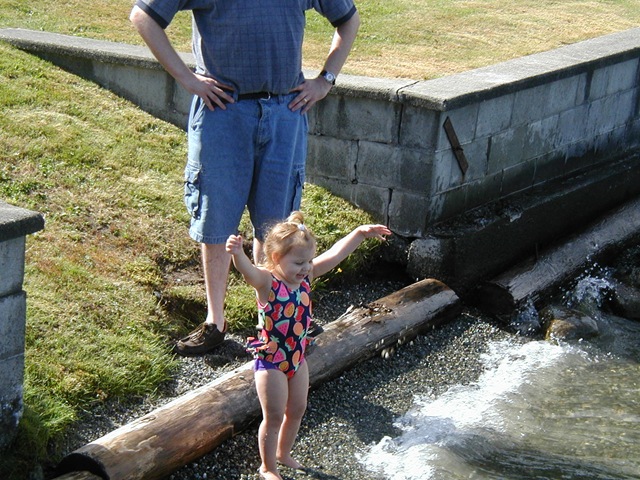 [Werner 01 Hannah in water 1[3].jpg]