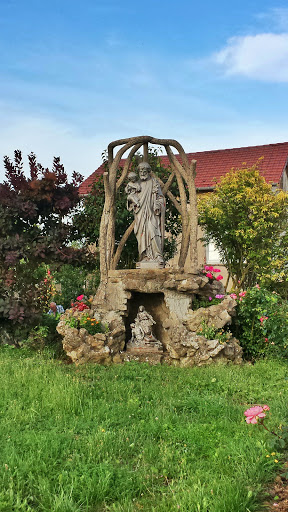 Monument Religieux De Vroncourt 