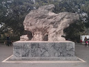 烈士纪念雕像