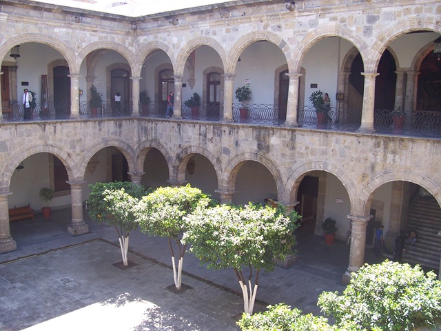 [17 Courtyard in Gov's Palace[3].jpg]