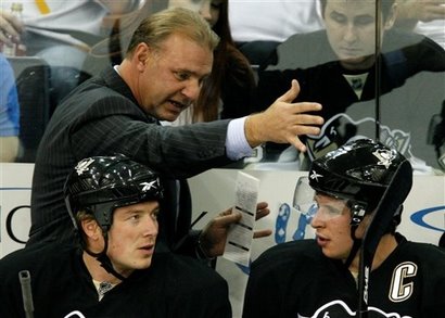 http://lh6.ggpht.com/thepensblog/SPGdm5btB9I/AAAAAAAAVyI/Xfu4cd96GW8/capt.9c3f068df2f04a339907ae3e3fa35861.devils_penguins_hockey_pagp112.jpg