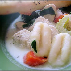 Olive Garden Style Chicken and Gnocchi Soup