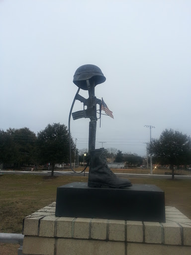 Statue dedicated to Fallen Soldiers