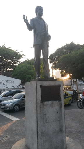 Estatua Antônio Frederico Ozanam