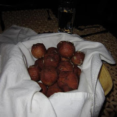 Ukrainian Garlic Bread Puffs: (Pampushky Z Chansykom)