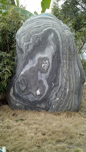奇型巨石