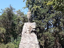 monumento en el parque