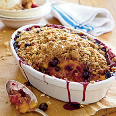 Peach-and-Blueberry Crispy Crumble