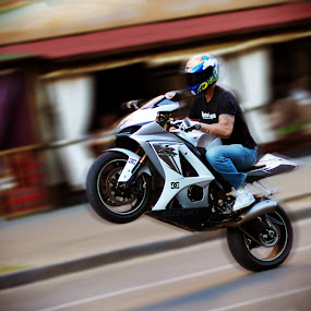 Biker extremals in the City by Valentyn Kolesnyk - News & Events World Events ( the biker, street, sport, stunt, city )