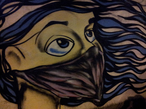 Arte De Rua Mulher Mascarada