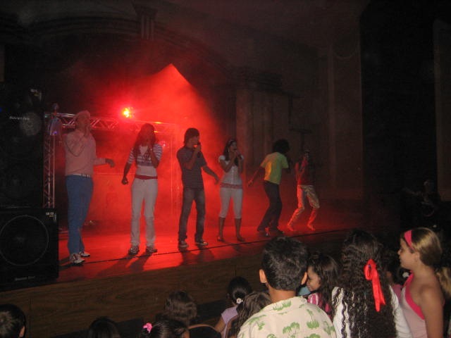 [dia das crianças cic 2008 048[2].jpg]