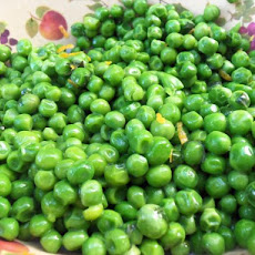 Steamed English Peas With Basil Butter
