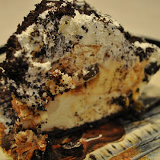 The Easiest Oreo Fudge Ice Cream Pie
