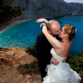 Marin Dumitru,www.fotografi-nunti.ro by Marin Dumitru - Wedding Bride & Groom ( marin dumitru, www.fotografi-nunti.ro )