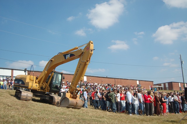 [high school groundbreaking 2[3].jpg]