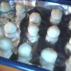 Greek Butter Cookies (Kourabiedes)