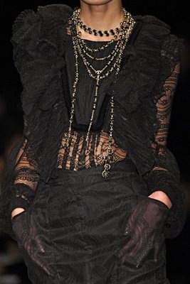 [Givenchy_close-up_00500m[4].jpg]