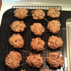 Thick, Chewy Oatmeal Raisin Cookies