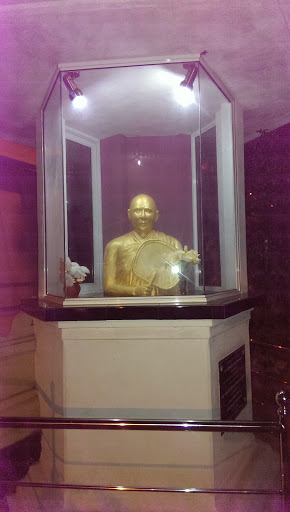 Nayaka Himi Statue at Nedimal Temple
