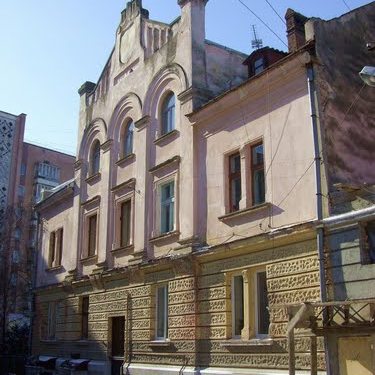 Будинок 1910 року по вул. Головацького