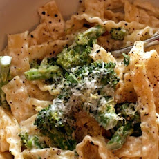 Noodles with Creamed Broccoli Sauce