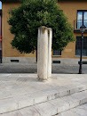 Antigua Columna De La Plaza