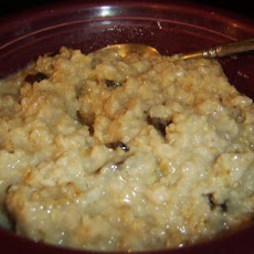 5-Minute Oatmeal- Raisin Cookie Treat