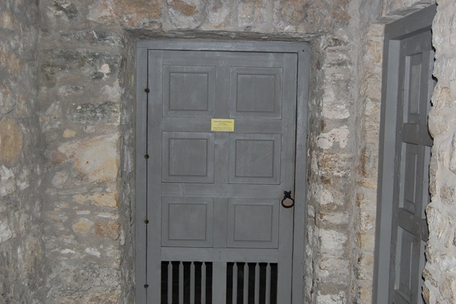[Basement of Alamo[7].jpg]